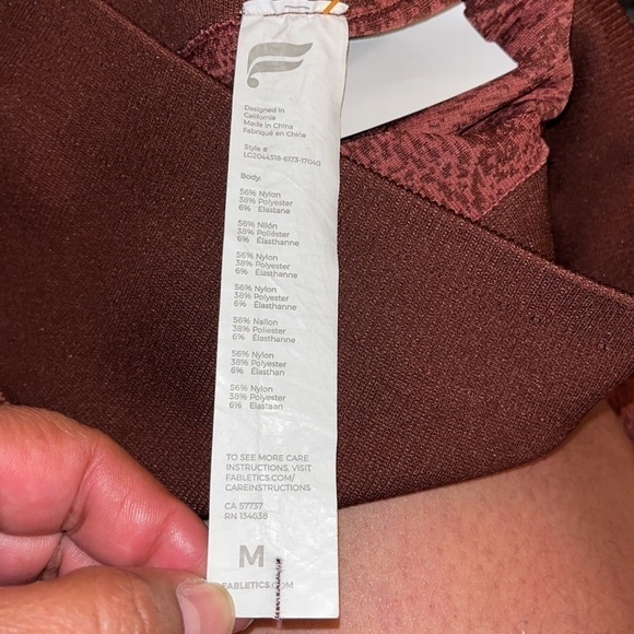 Fabletics Burgundy
Snakeskin High Waisted
Seamless Leggings Size
M - Picture 7 of 7